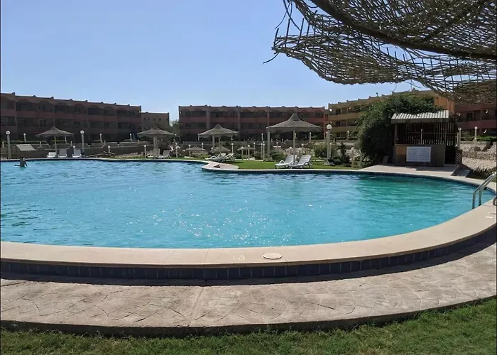 2 Bedroom Pool& Sea View Just Steps From The Sea Fanar De Luna Ain Sokhna * Ain Sukhna